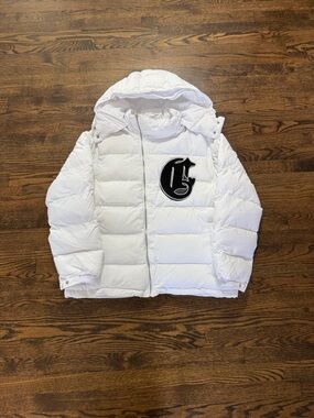 Corvidae White Puffer Jacket with Detachable Sleeves and Hood